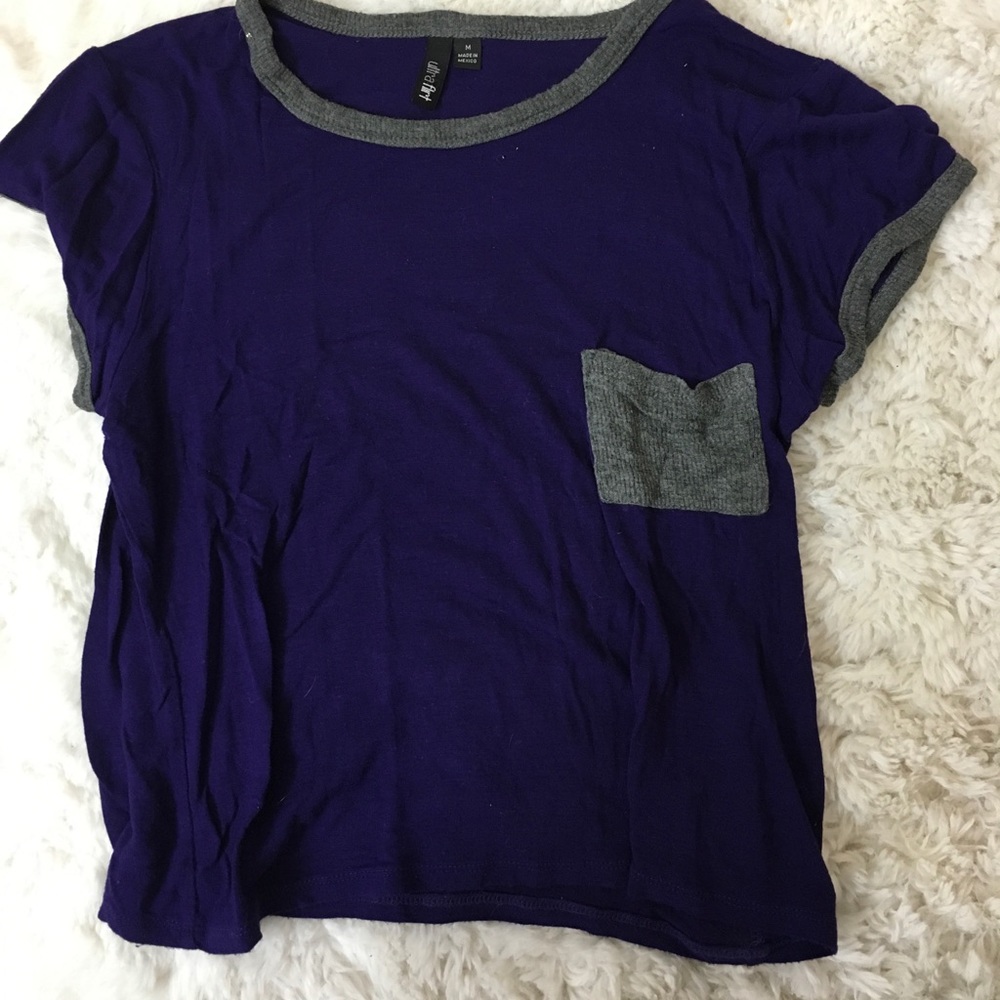 DEEP PURPLE T-SHIRT STYLE CROP TOP W/ MINI POCKET